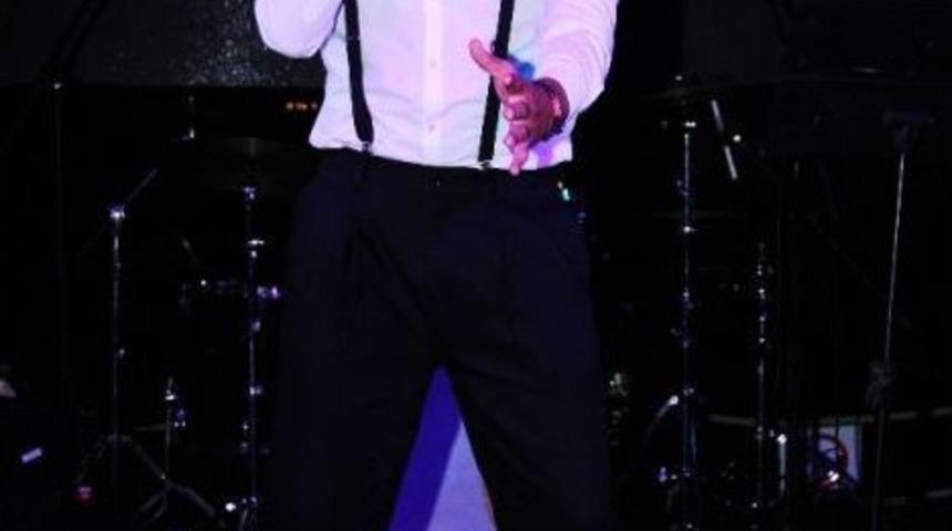 Kürşat Zengin Tatilcileri Coşturdu