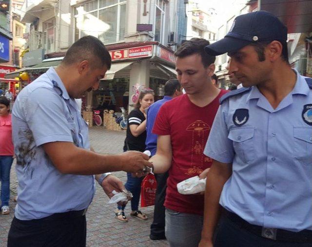 Uyuşturucuyu Rögardan Attı Ama Polisten Kurtulamadı