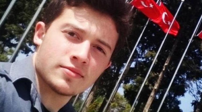 Askere Gitmeye Hazırlanan Gen&ccedil; Kazada &Ouml;ld&uuml;