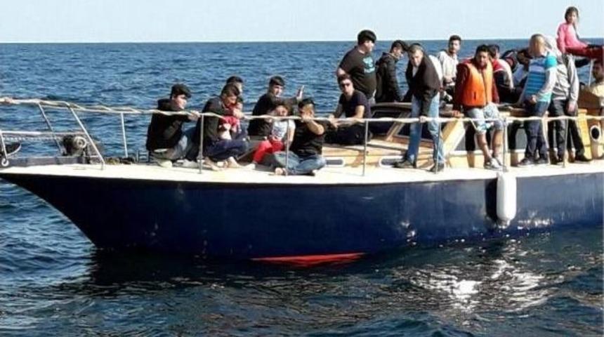 Karadeniz'de 54 Ka&ccedil;ak G&ouml;&ccedil;men Yakalandı