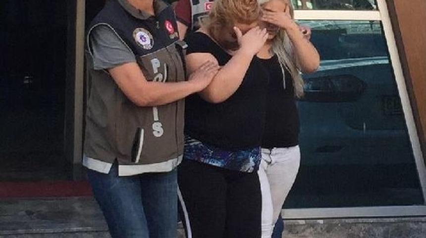 Evlerine Gelen Erkeklerin Paralarını Gasp Ettiler