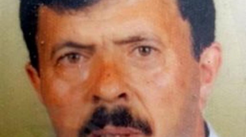 Evinin Bah&ccedil;esindeki Ağa&ccedil;ta Intihar Etti