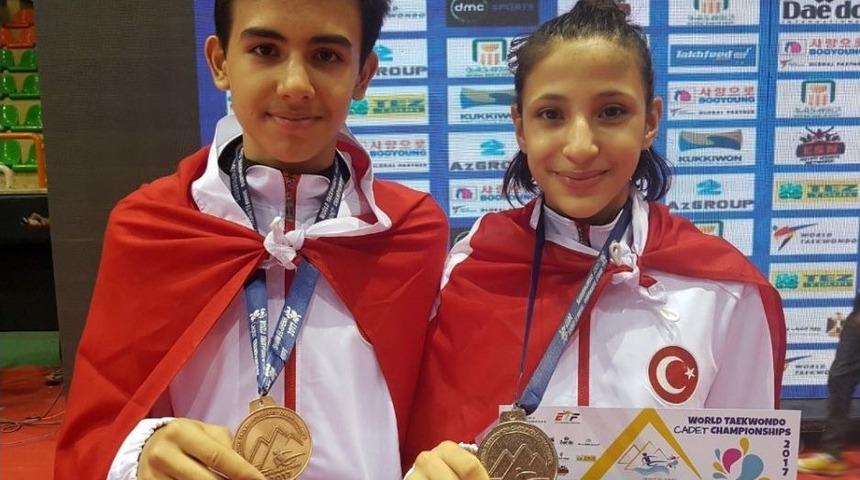 Yıldız Tekvandoculardan 2 Madalya