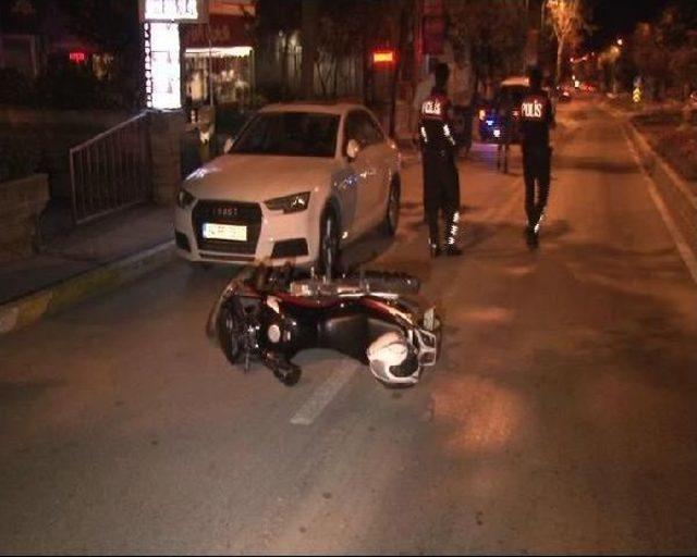 Kadıköy'de Motosiklet Kazası: 2 Ağır Yaralı