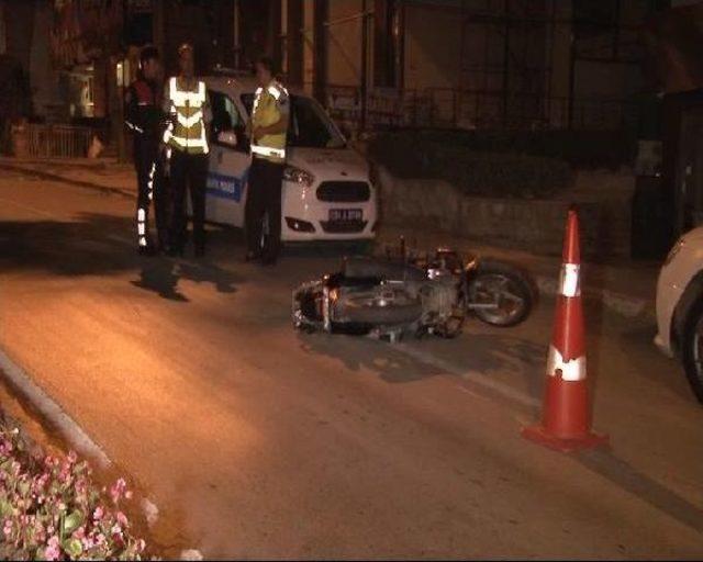 Kadıköy'de Motosiklet Kazası: 2 Ağır Yaralı