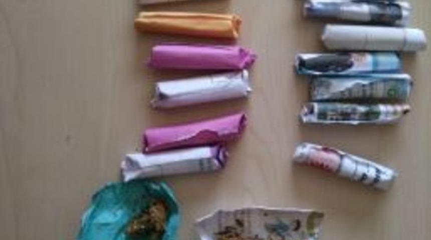 Anne Ve Oğlu Uyuşturucu Ticaretinden G&ouml;zaltına Alındı