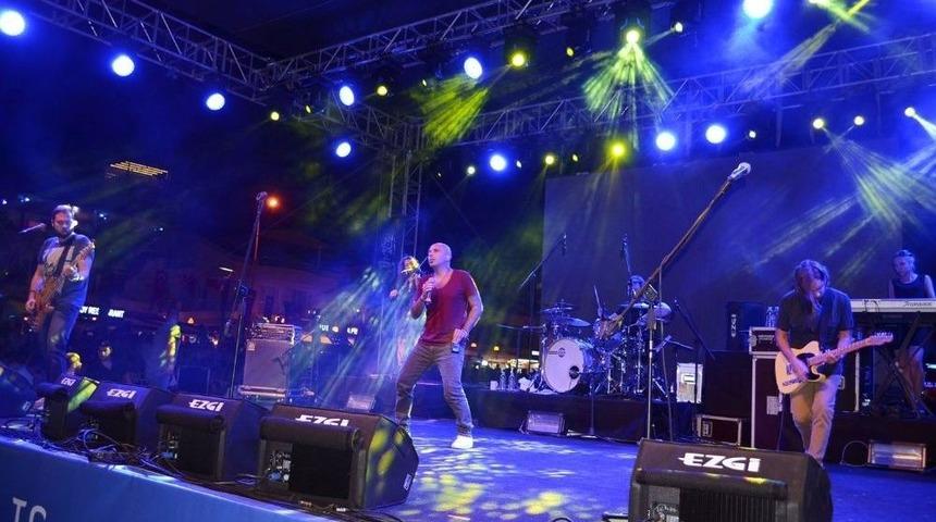 Altınkum Plaj Festivali &ldquo;gripin&rdquo; Konseri İle S&uuml;rd&uuml;
