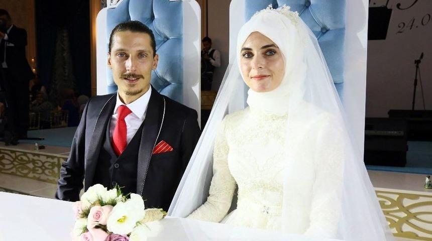 Başbakan Yıldırım, Ke&ccedil;i&ouml;ren Belediye Başkanı Ak&rsquo;ın Oğlunun Nikahına Katıldı