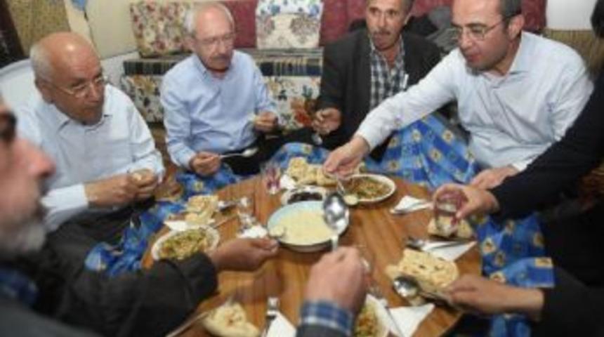 Chp'li Tezcan'dan Ak Parti'li &Uuml;nal'a Fotoğraflı Yanıt