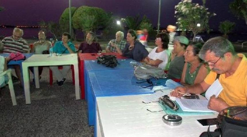 Ayvalık'ta 'yanan Alanlar Dozerlerle Tahrip Ediliyor' Iddiası