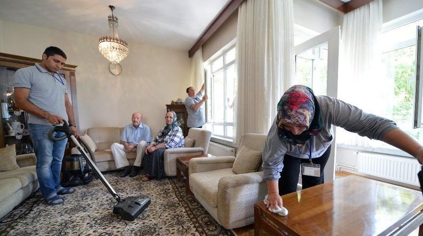 B&uuml;y&uuml;kşehir&rsquo;den, Yaşlı Evlerinde Bayram Temizliği