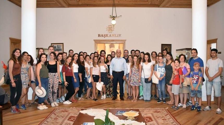 Geleceğin Şehir Plancıları Başkan G&uuml;r&uuml;n İle Bir Araya Geldi