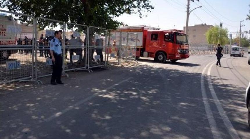 Kentsel D&ouml;n&uuml;ş&uuml;m Yıkım Alanında 2 Iş&ccedil;i G&ouml;&ccedil;&uuml;k Altında Kaldı