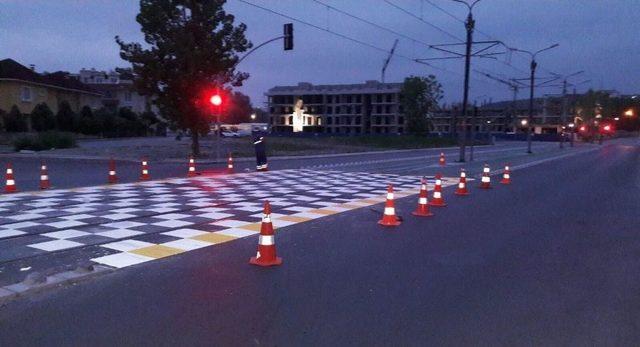 Tramvay Kavşaklarına Uyarı Sembolleri Yerleştiriliyor