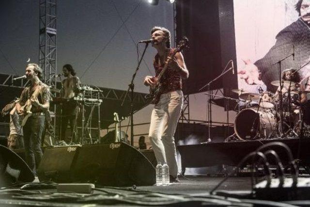 Zeytinli Rock Festivali’Nin Ikinci Gününe Teoman Damgasını Vurdu