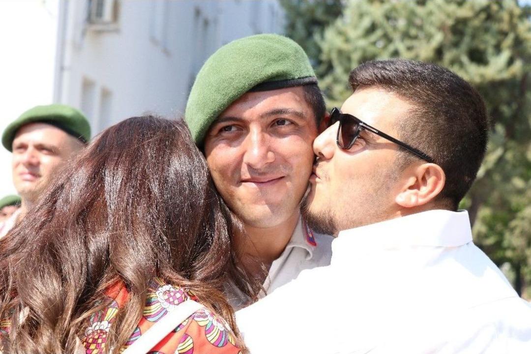 Kınalı Kuzularına Koştular