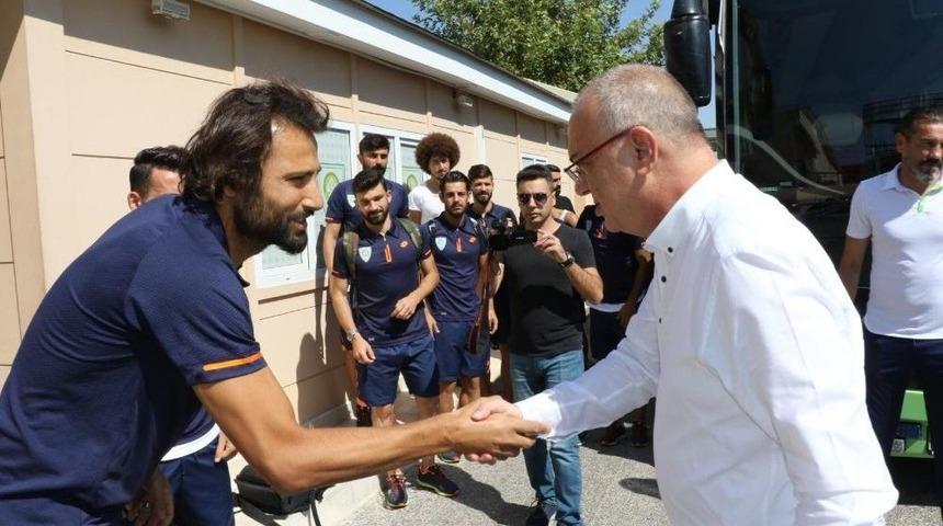 Sezonun İlk Maçına Dualarla Uğurlandılar