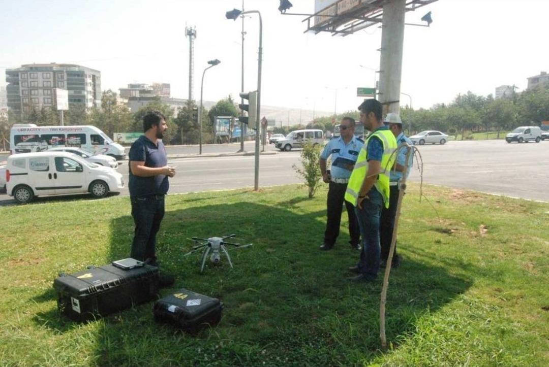 (&ouml;zel Haber) Şanlıurfa&rsquo;da İlk Defa Drone İle Trafik Uygulaması Yapıldı
