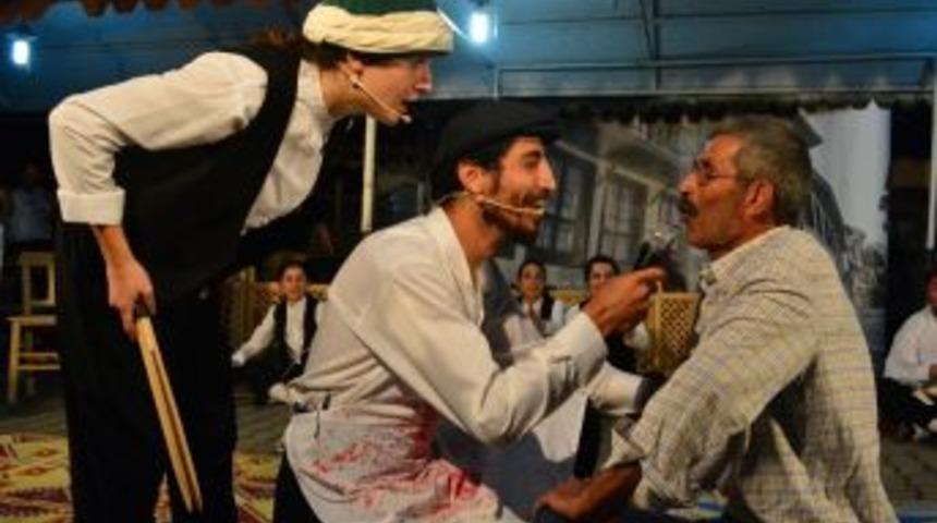 İl&ccedil;elerde Tiyatro Keyfi Devam Ediyor