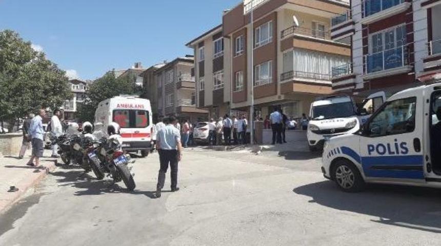 Başkentte 'kız Ka&ccedil;ırma' Kavgası: 1 Yaralı, 5 G&ouml;zaltı