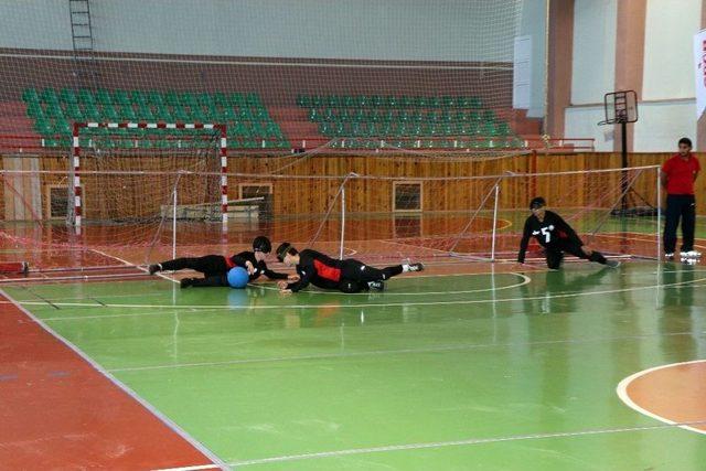 Görme Engelliler Goalball İle Hayata Tutunuyor