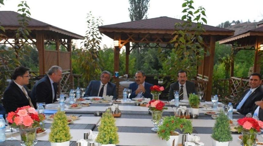 Vali Kaban&rsquo;dan Kaymakamlara Veda Yemeği