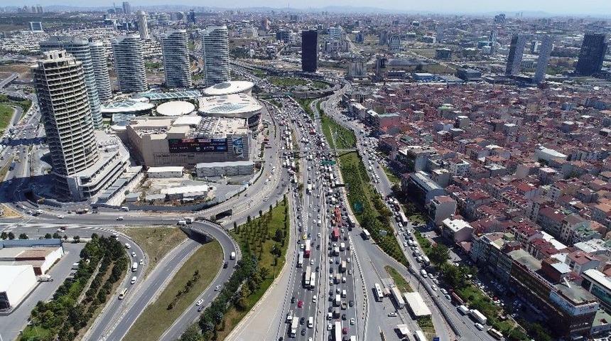 İstanbul&rsquo;da Bayram Trafiği Havadan G&ouml;r&uuml;nt&uuml;lendi