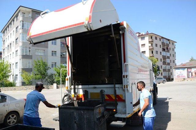 Palandöken Belediyesi, Çöp Konteyneri Yıkama Ve Dezenfekte Aracını Hizmete Soktu