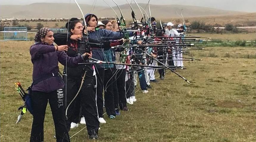 Milli Ok&ccedil;ular Yaylada