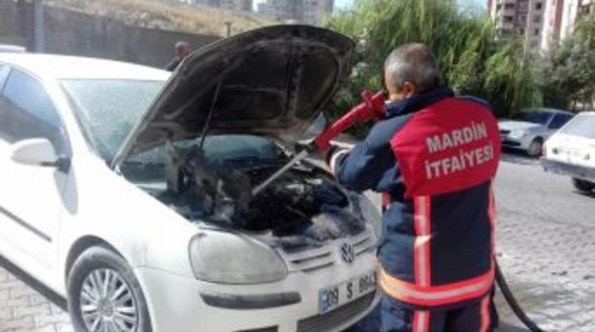 Mardin&rsquo;de Seyir Halindeki Ara&ccedil; Alev Aldı