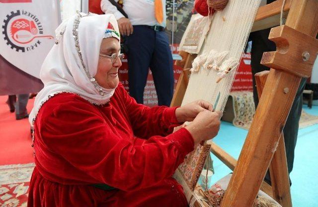 Uşak’ta Tarım Ve Hayvancılık Teknolojileri Fuarı Kapılarını Açtı