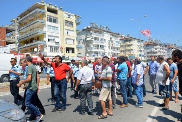 Emekli Maaşını Çekti, Forkliftten Düşen Taşların Altında Öldü