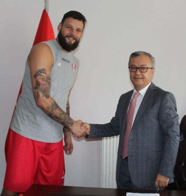 Anakentspor’da Yeni Transferler İmzaları Attı