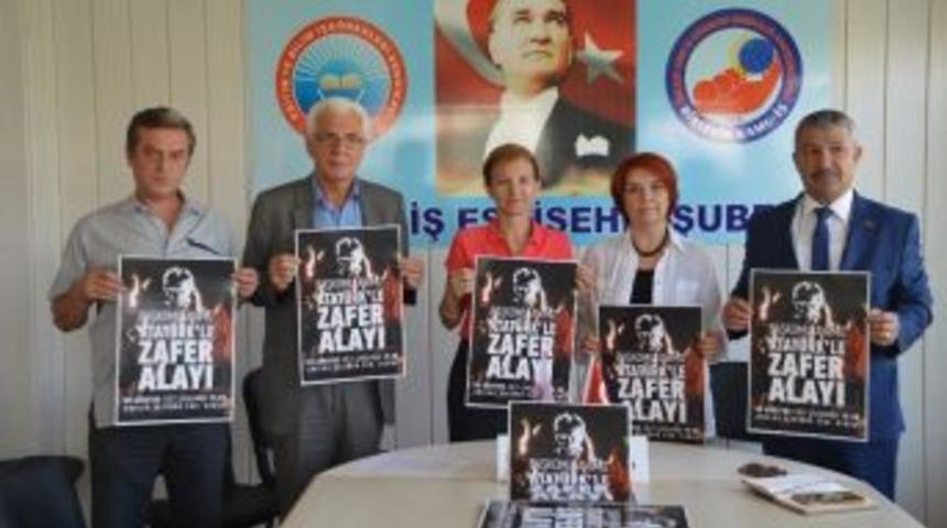 Zafer Alayı&rsquo;na Bayraklarla Katılın