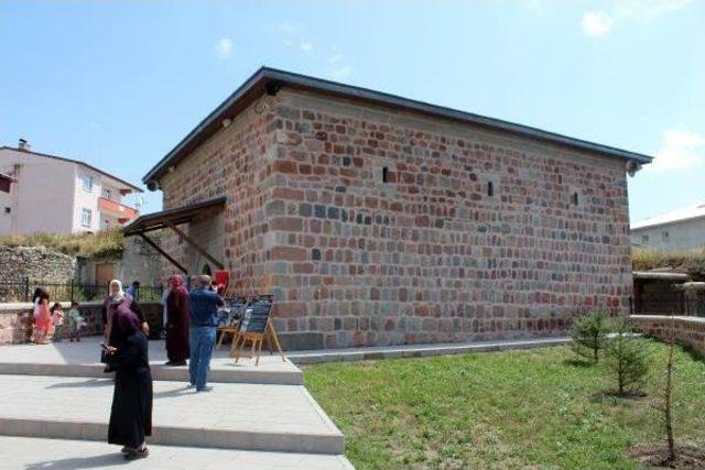 Samanlık Ve Ahır Olarak Kullanılan Cami Ibadete Açıldı