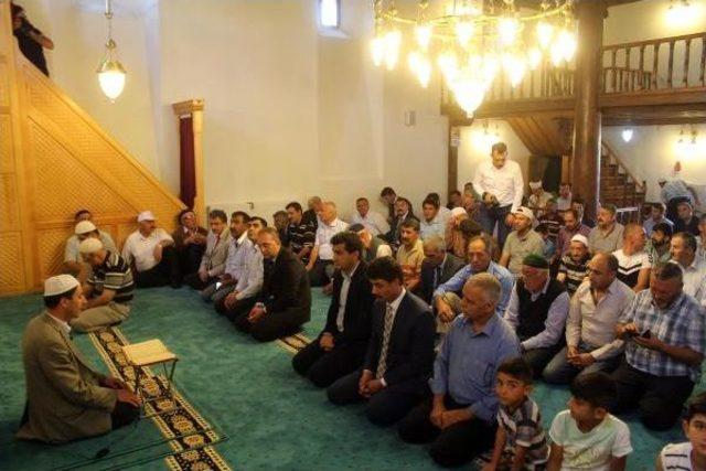 Samanlık Ve Ahır Olarak Kullanılan Cami Ibadete Açıldı