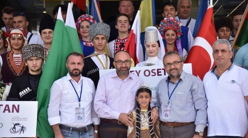 Yurt Dışından Gelen Heyet Başkan &Uuml;z&uuml;lmez&rsquo;i Ziyaret Etti