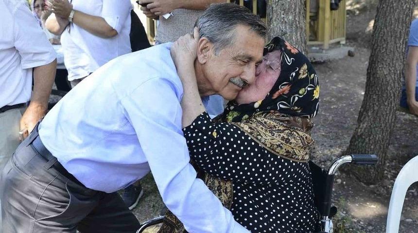 Tebev Yaşlıları Hayata Bağlamaya Devam Ediyor