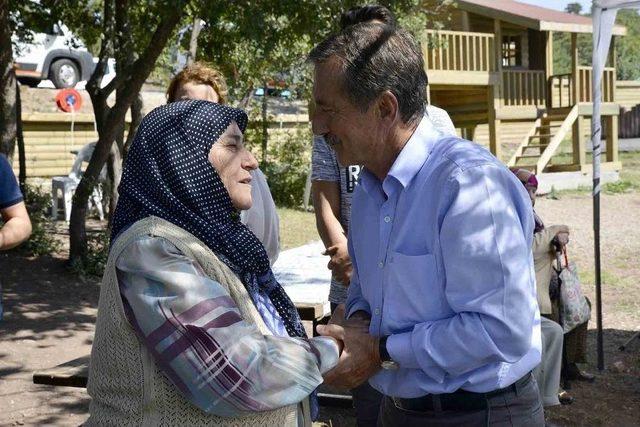 Tebev Yaşlıları Hayata Bağlamaya Devam Ediyor