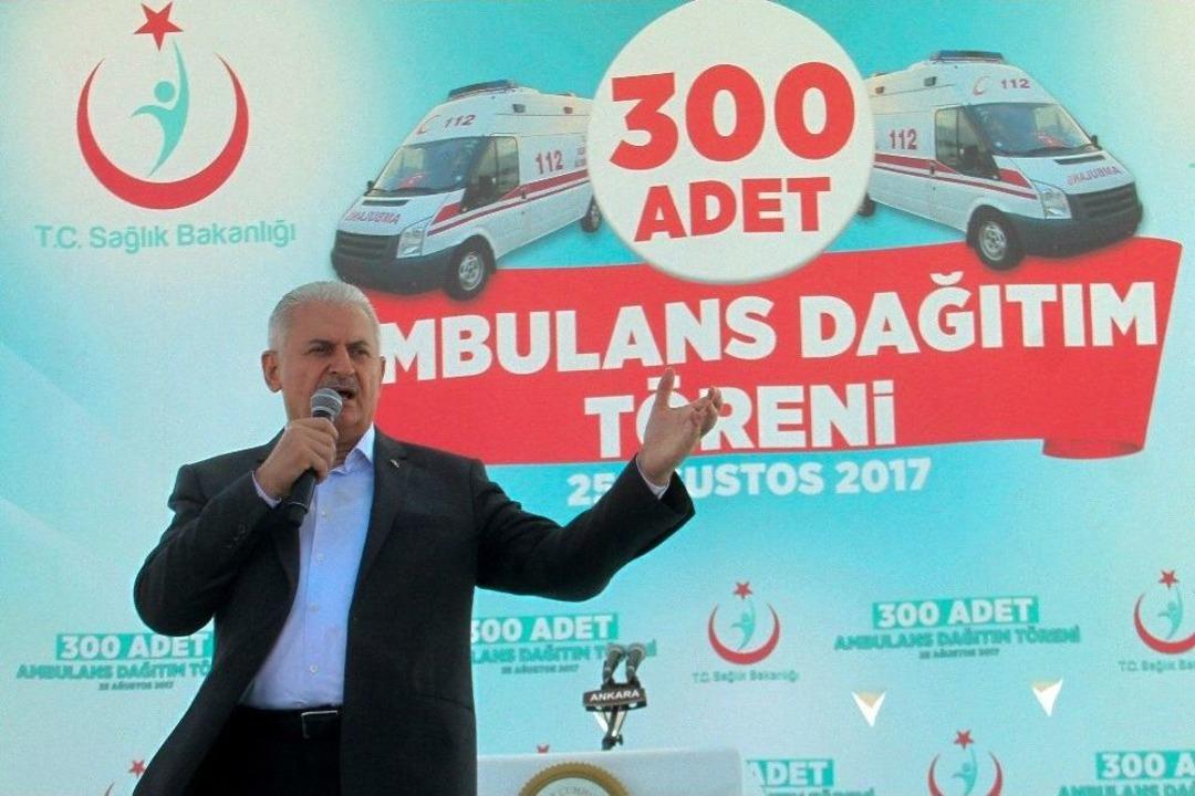 Başbakan Yıldırım 300 Ambulansın Dağıtım T&ouml;renine Katıldı