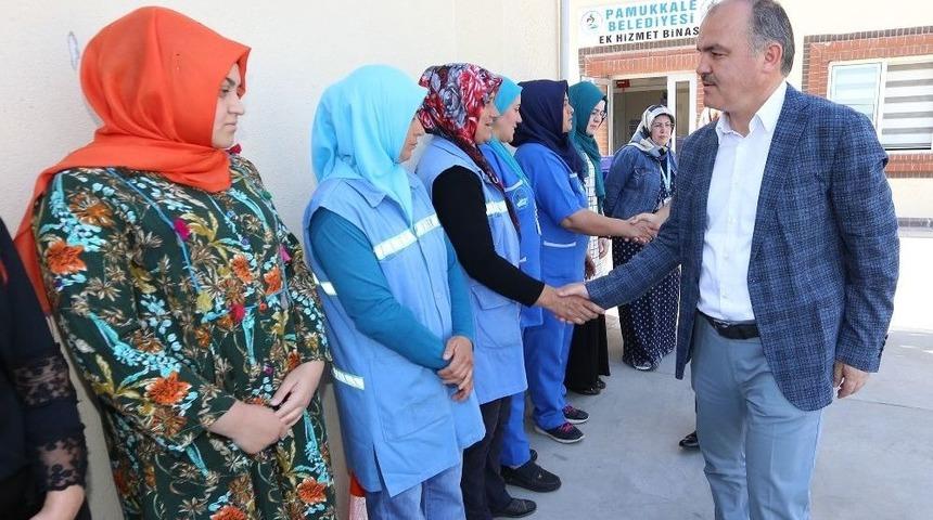 Başkan G&uuml;rlesin Personelle Bayramlaştı