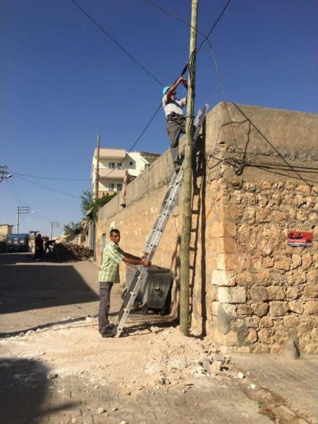 Midyat’ Ta Tehlike Saçan Telefon Direği Onarıldı