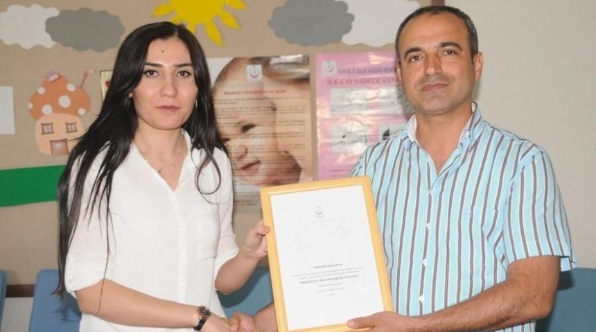 Şırnak&rsquo;ta Bebek Dostu Aile Hekimi Unvanı Alan Doktorlara Plaket Verildi