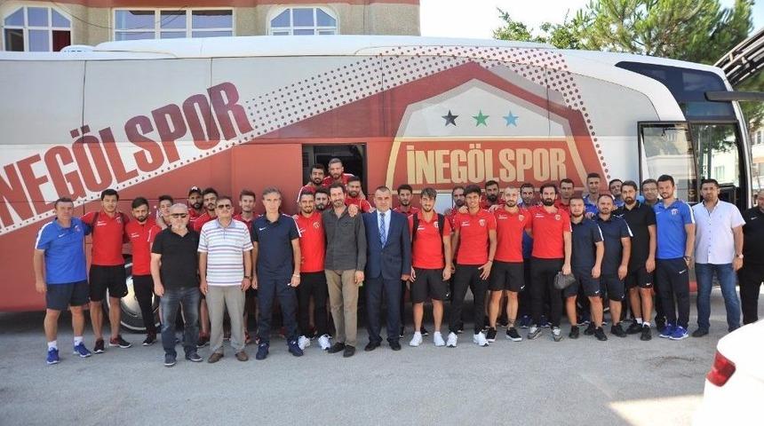İneg&ouml;lspor Tuzla Deplasmanına Dualarla Uğurlandı