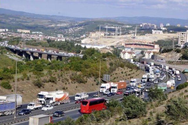 İzmit'te Bayram Trafiği Yoğunluğu