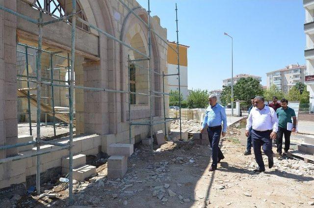 Yeşilyurt Belediyesi Engelsiz Park İçindeki Cami Çalışmalarına Devam Ediyor