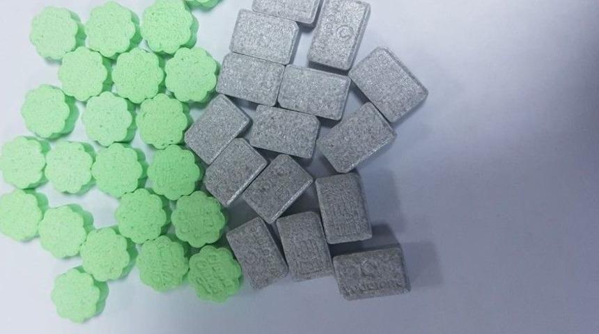 Sokak Satıcısı &Ccedil;ok Sayıda Uyuşturucu İle Yakalandı