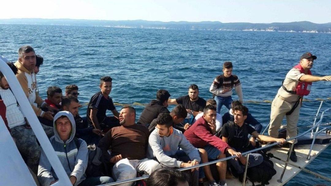 450 G&ouml;&ccedil;men Ve 4 G&ouml;&ccedil;men Ka&ccedil;ak&ccedil;ısı Yakalandı