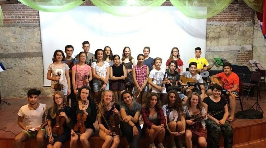 M&uuml;zikte Uluslararası İşbirliği