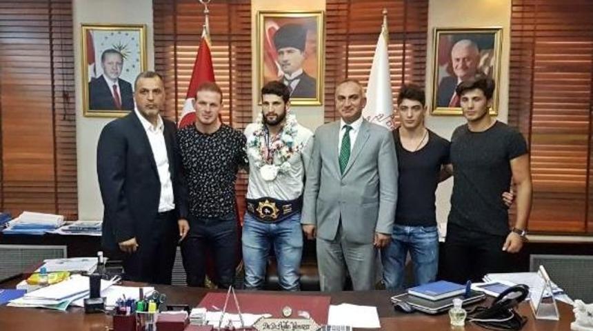 Şampiyona Memleketinde Sevgi Seli